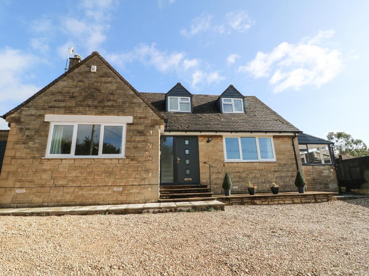 Honeystones Villa Witney Exterior photo